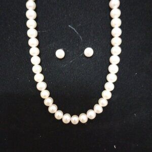 14Kt Yellow Gold Pearl Necklace & Earring Set